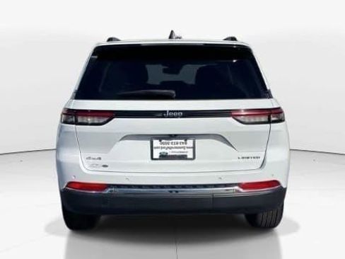 Used 2024 Jeep Grand Cherokee Limited image 4