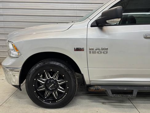 Used 2018 RAM 1500 SLT AWD/4WD image 4