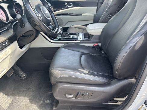 Used 2022 Kia Carnival SX FWD image 17