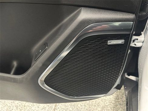 Used 2025 GMC Acadia Elevation image 24