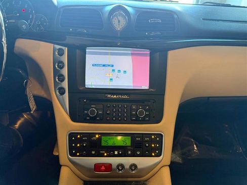 Used 2010 Maserati GranTurismo Convertible image 39