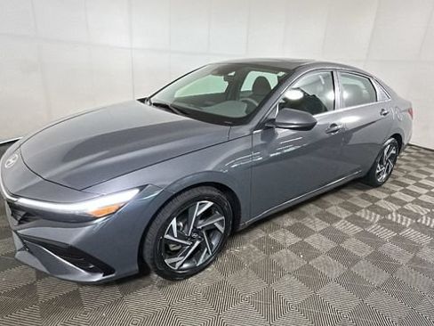 Certified 2024 Hyundai Elantra SEL w/ Convenience Package FWD image 6