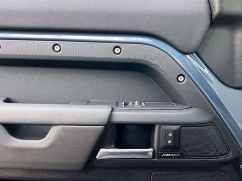 New 2025 Land Rover Defender 90 S image 22