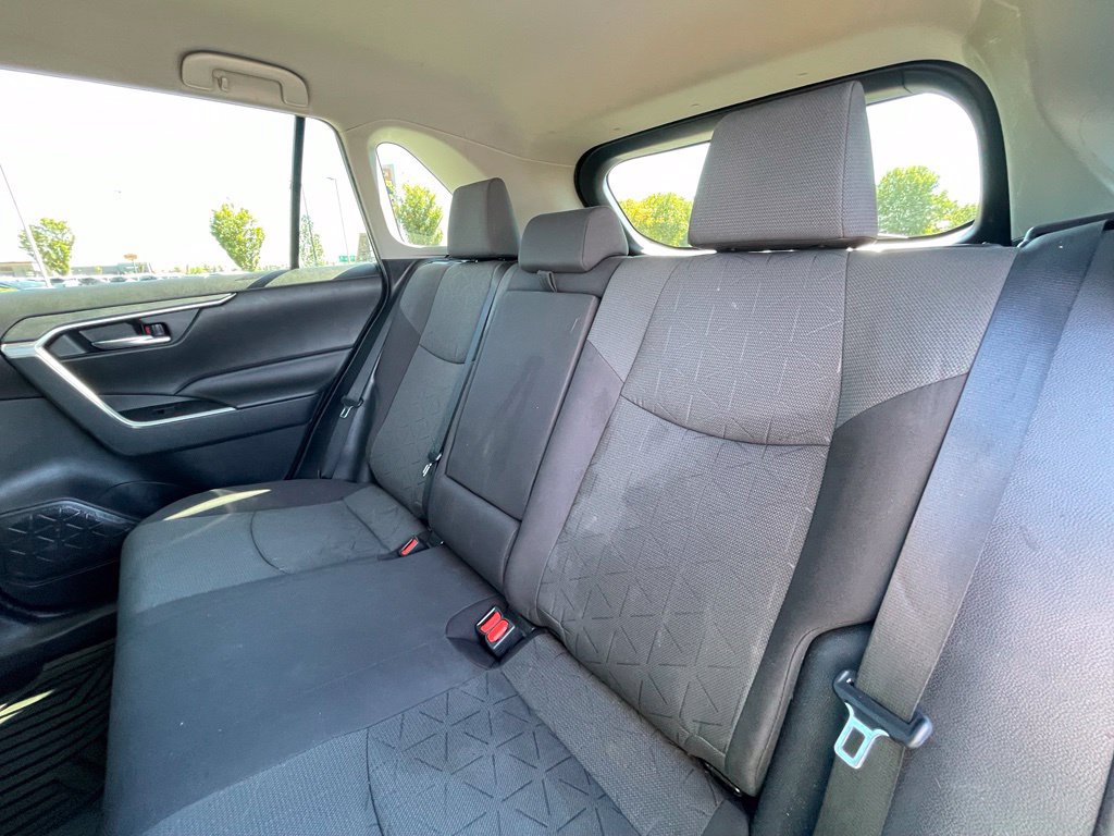 Used 2021 Toyota RAV4 XLE AWD/4WD image 25