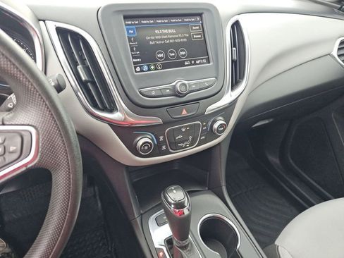 Used 2020 Chevrolet Equinox LT image 30