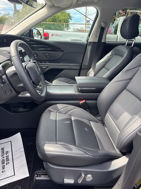 New 2026 Lincoln Nautilus Premier w/ Equipment Group 102A AWD/4WD image 11