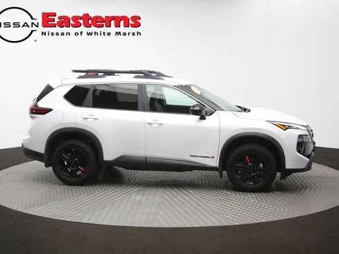 Used 2025 Nissan Rogue SV AWD/4WD image 44