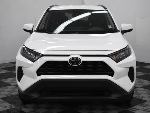 Used 2020 Toyota RAV4 LE image 3