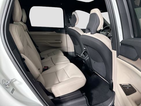 New 2025 Volvo EX90 Ultra w/ Protection Package Premier image 24