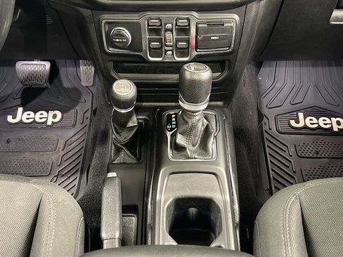 Used 2019 Jeep Wrangler Unlimited Sport S image 13