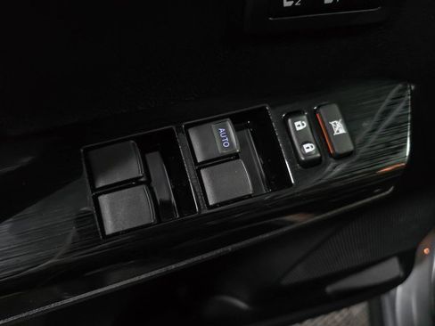 Used 2016 Toyota RAV4 Limited image 33