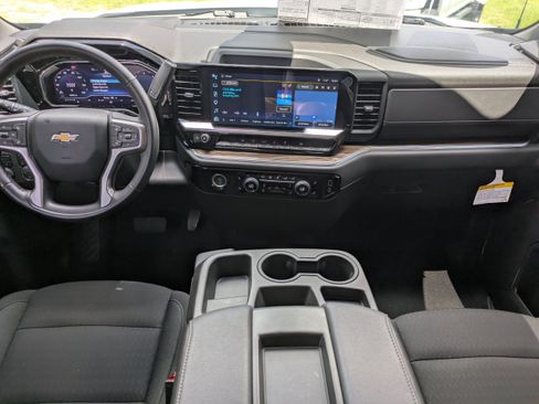 Used 2024 Chevrolet Silverado 1500 LT AWD/4WD image 14