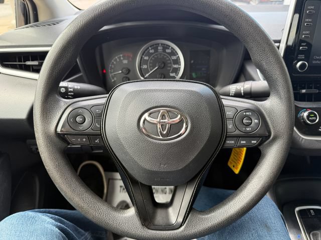 Used 2020 Toyota Corolla LE FWD image 16