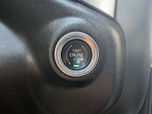 Used 2022 Chevrolet Silverado 1500 RST w/ Safety Package AWD/4WD image 33