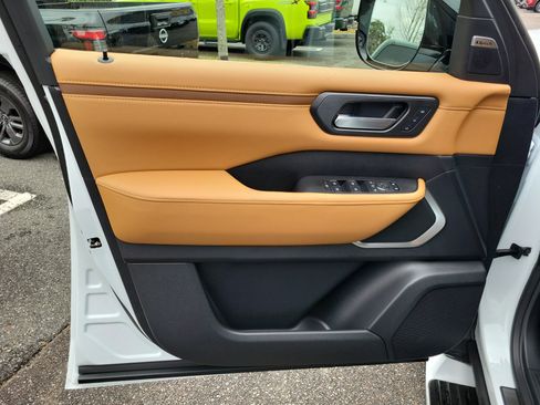 New 2026 Nissan Armada Platinum Reserve image 16