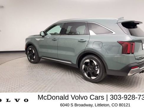 Used 2025 Kia Sorento SX Prestige AWD/4WD image 4