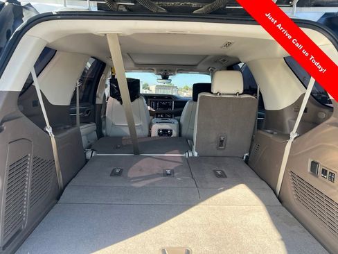 Certified 2021 GMC Yukon Denali w/ Denali Premium Package RWD image 8