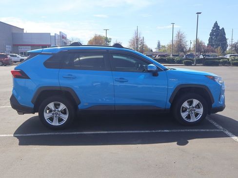 Used 2019 Toyota RAV4 LE AWD/4WD image 7