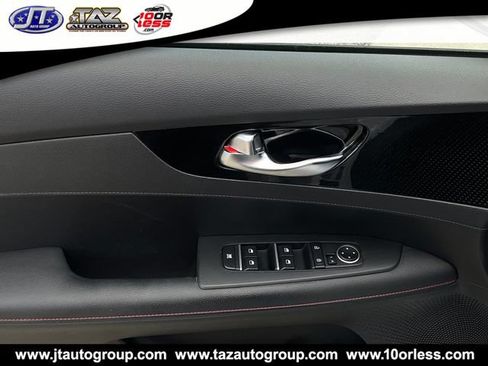 Used 2022 Kia Forte GT FWD image 11