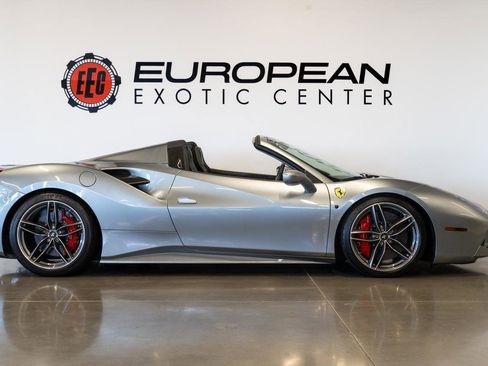 Used 2017 Ferrari 488 Spider image 12