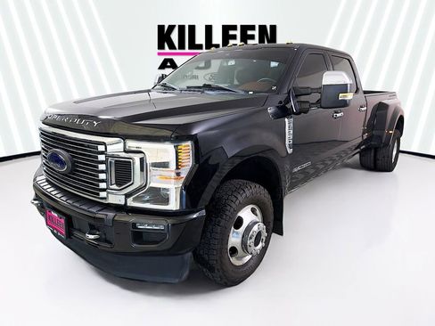 Used 2022 Ford F350 Platinum w/ FX4 Off-Road Package image 3