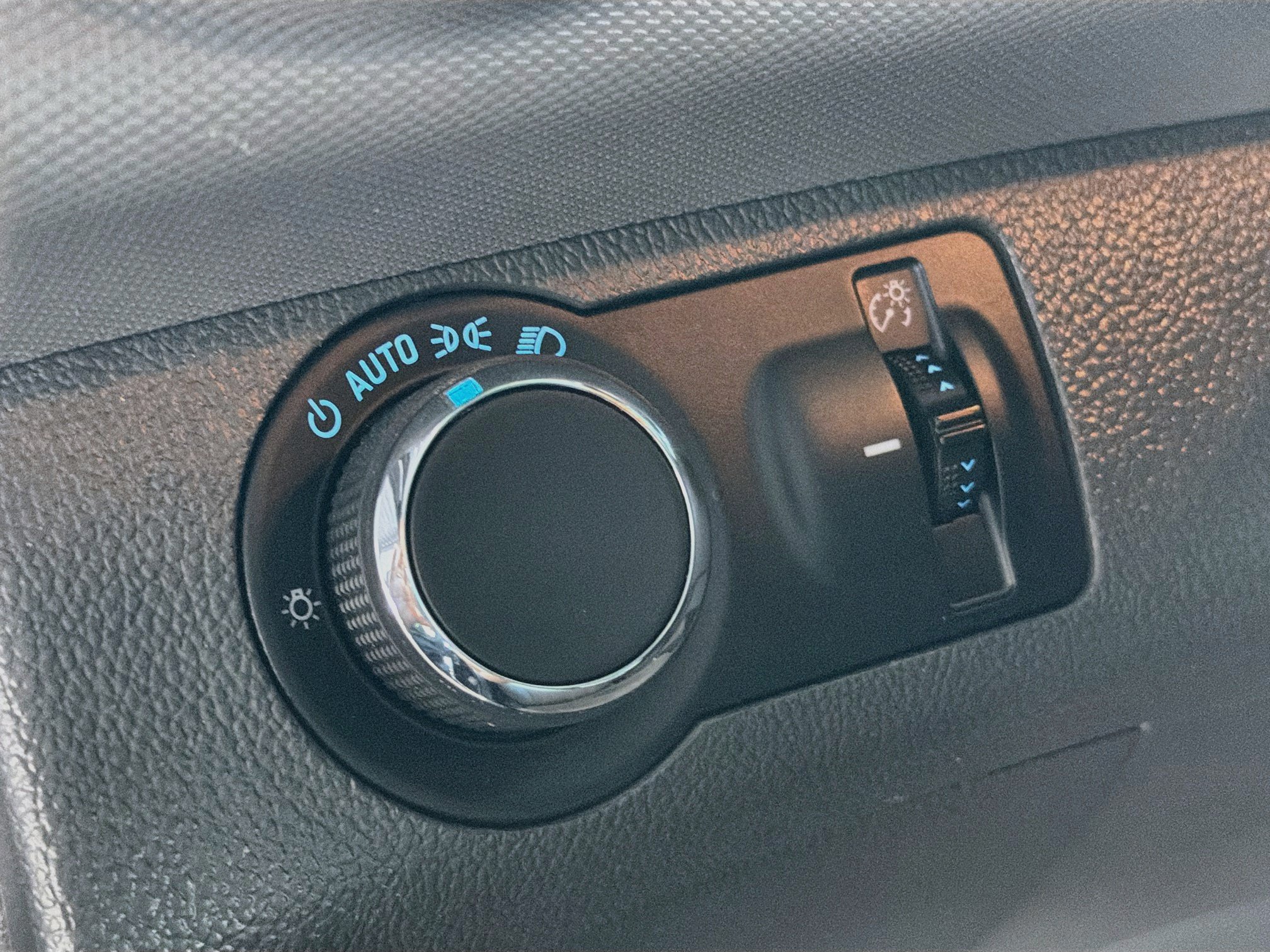 Used 2015 Chevrolet Sonic LT FWD image 16
