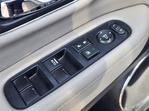 Used 2016 Honda HR-V EX-L image 14