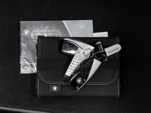 Used 2023 BMW 760i xDrive image 75