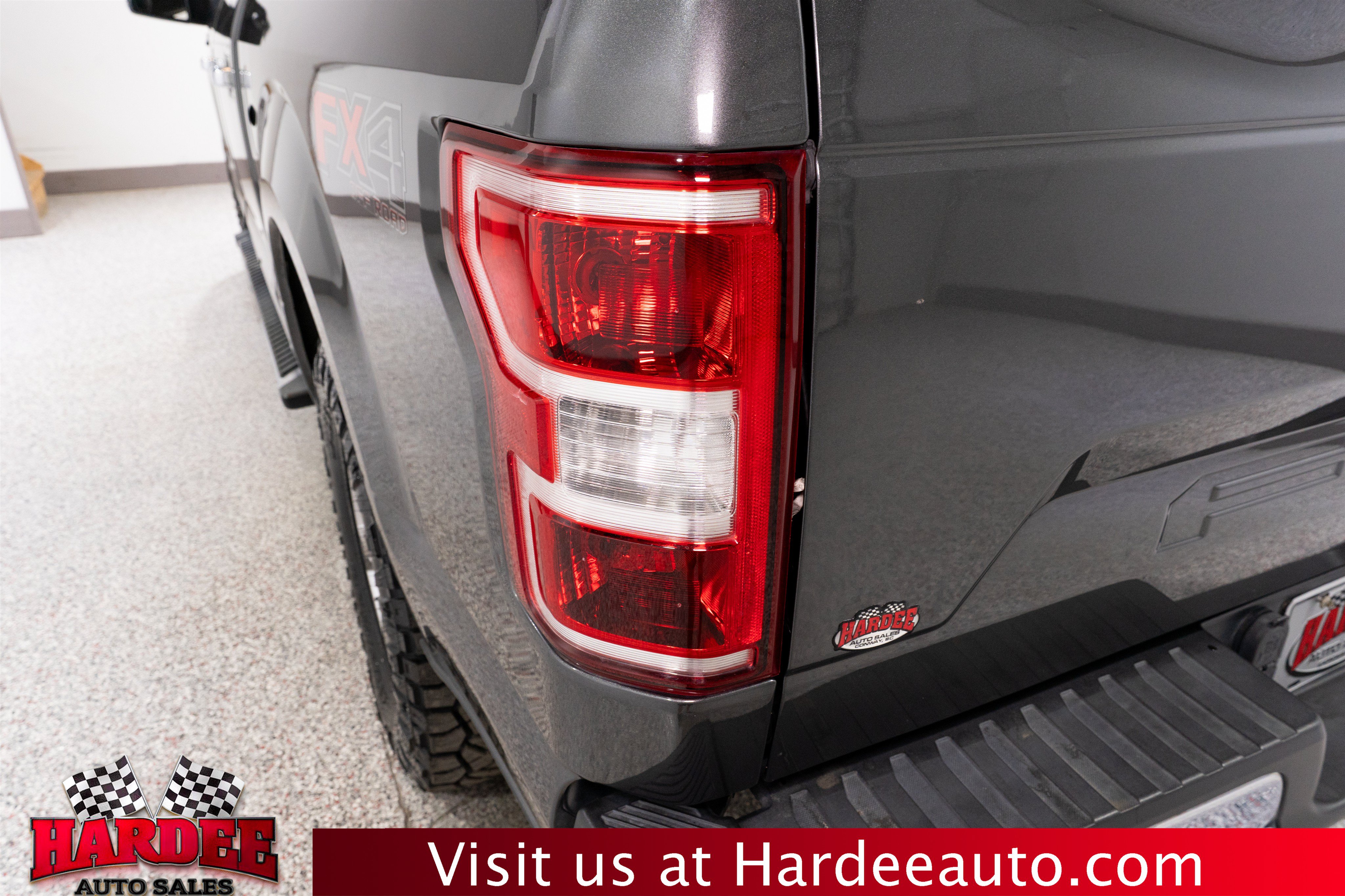 Used 2019 Ford F150 XLT w/ Equipment Group 302A Luxury AWD/4WD image 9
