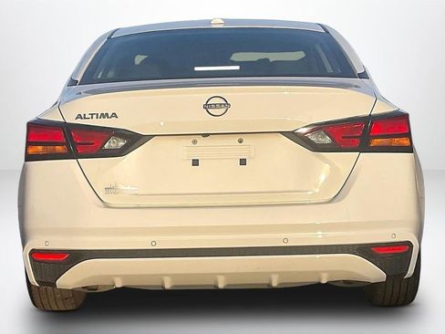 Used 2025 Nissan Altima 2.5 SV image 7