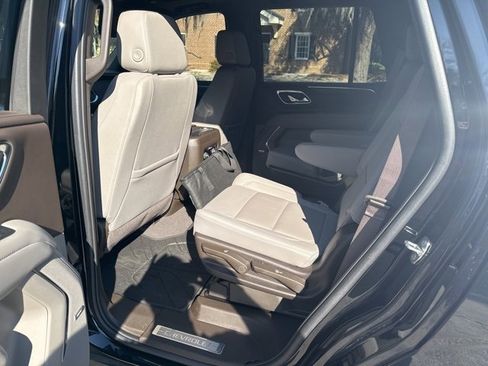 Used 2024 Chevrolet Tahoe LT w/ Luxury Package image 7