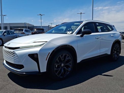 New 2026 Toyota Crown Signia AWD/4WD image 3