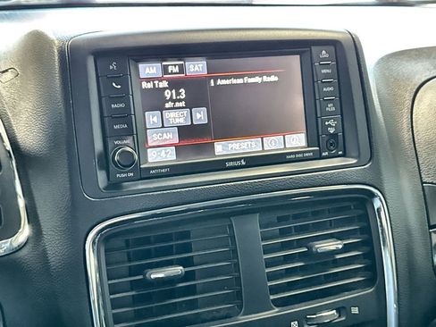 Used 2017 Dodge Grand Caravan SE w/ Power Window Group image 19