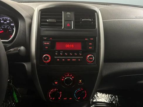 Used 2016 Nissan Versa SV FWD image 13