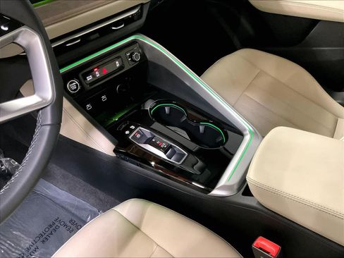 Certified 2025 Audi Q5 Premium w/ Convenience Package AWD/4WD image 18