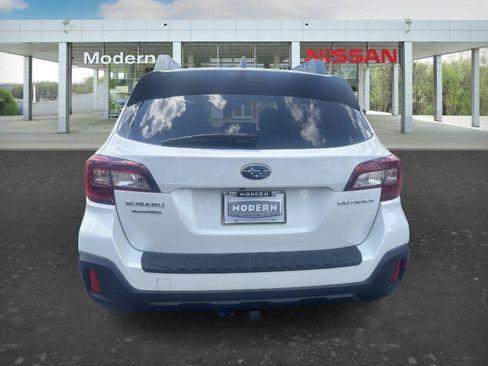 Used 2018 Subaru Outback 2.5i Limited AWD/4WD image 4