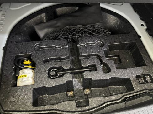 Used 2020 Toyota Corolla LE image 63