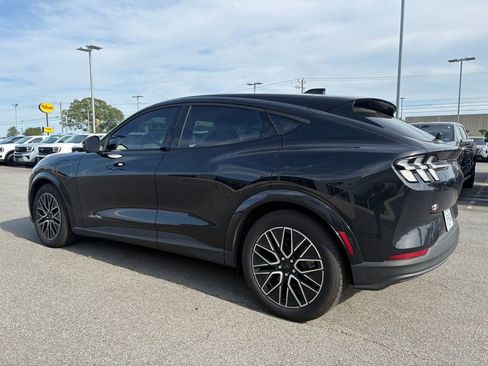 Used 2025 Ford Mustang Mach-E Premium AWD/4WD image 5