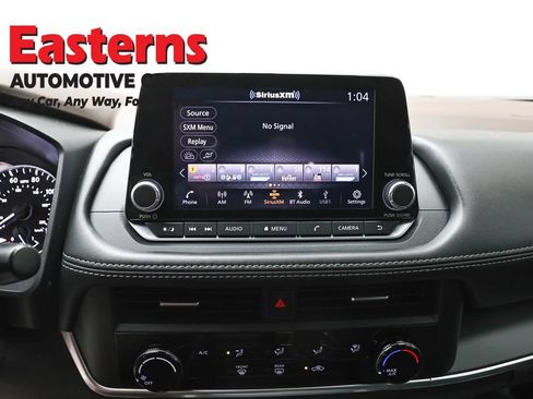 Used 2023 Nissan Rogue S AWD/4WD image 12