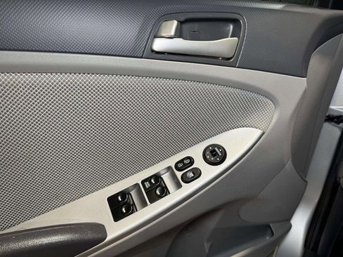 Used 2013 Hyundai Accent GLS image 7