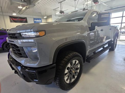 Used 2025 Chevrolet Silverado 2500 Custom w/ Custom Value Package AWD/4WD image 6