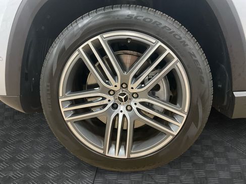 Used 2025 Mercedes-Benz GLS 450 4MATIC image 27