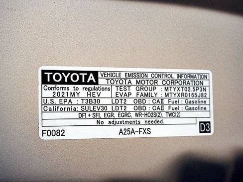 Used 2021 Toyota RAV4 XLE AWD/4WD image 36