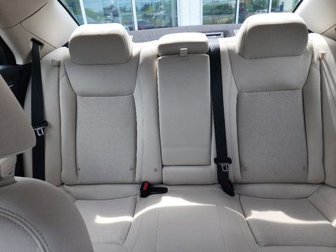 Used 2020 Chrysler 300 Touring image 26