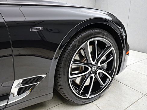 Used 2024 Bentley Continental GT V8 image 16