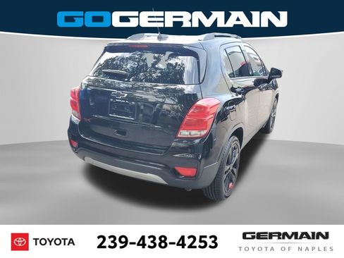 Used 2020 Chevrolet Trax LT w/ Sun & Sound Package FWD image 10