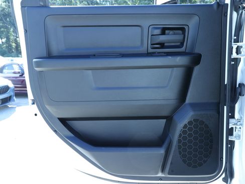 Used 2022 RAM 2500 Tradesman w/ Chrome Appearance Group image 19