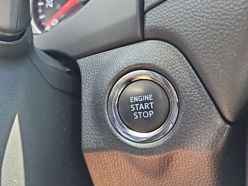 Used 2021 Toyota RAV4 XLE Premium AWD/4WD image 27