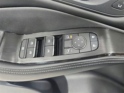 Used 2025 Nissan Rogue SL w/ SL Premium Package image 30