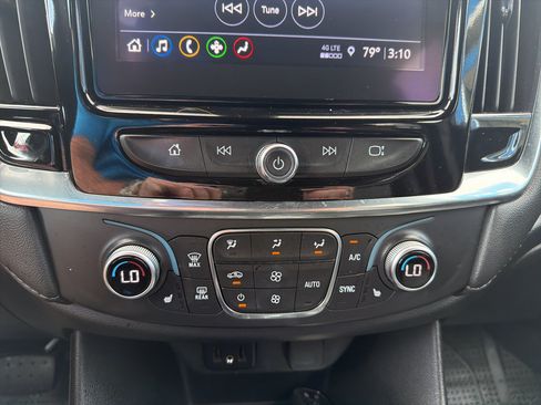 Used 2023 Chevrolet Traverse LT FWD image 29